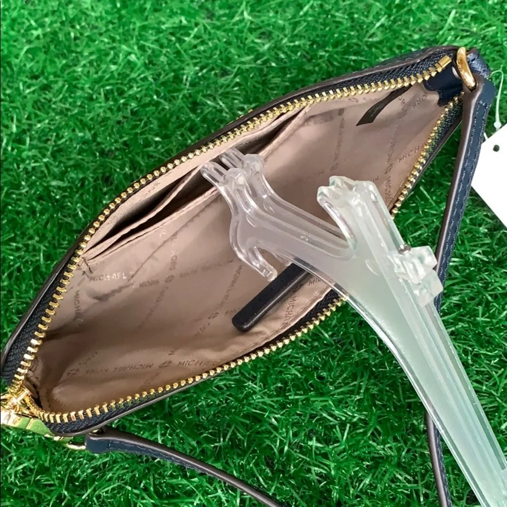 Michael Kors Jet Set Travel Large Top Zip Wristlet - Picture 13 of 16